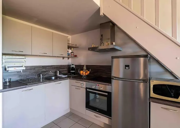 Bella Vista , A Porticcio, Joli Appartement Vue Mer